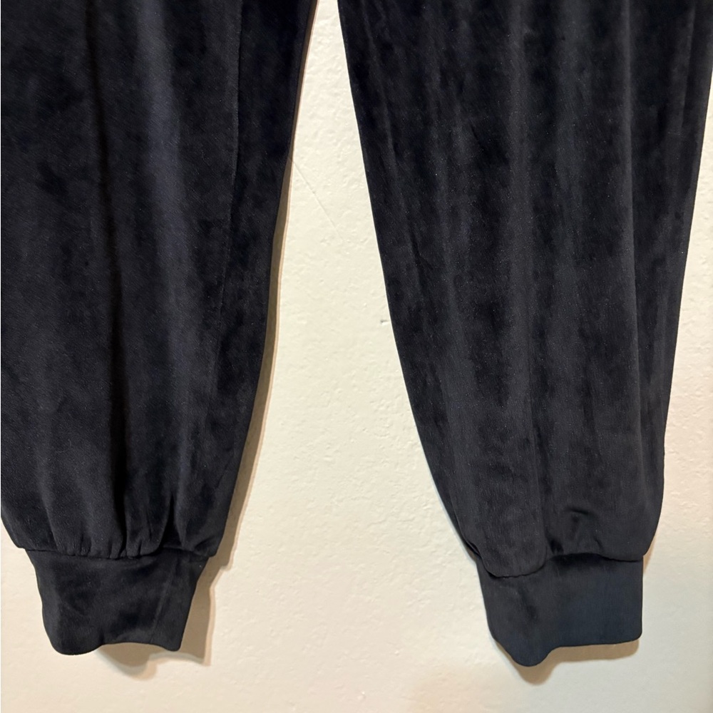 Women’s Victoria’ Secret Black Velvet Joggers Size M - Picture 3 of 10